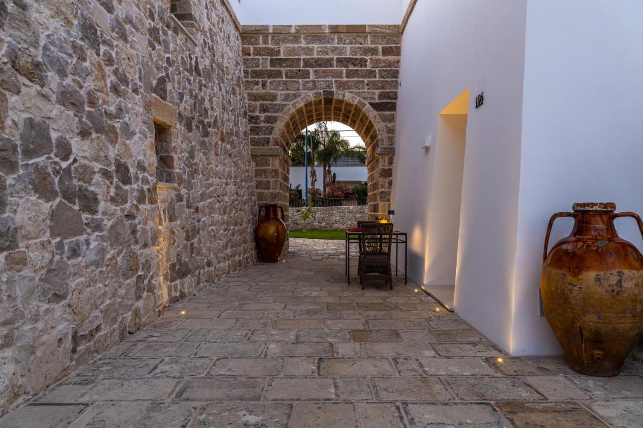 Dimora Le Site Hotel Torre Suda Bagian luar foto